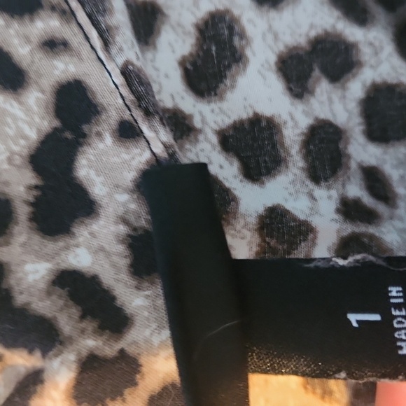 Torrid Leopard Print Button-Up Tie Front Blouse - Picture 11 of 11